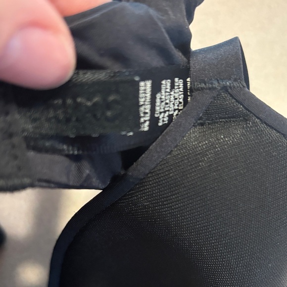 SKIMS Elegant Black Bra - Picture 2 of 5